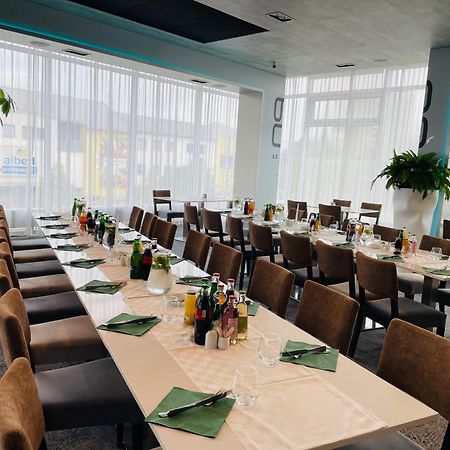 Steelhouse Hotel Trinec Eksteriør bilde