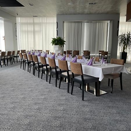 Steelhouse Hotel Trinec Eksteriør bilde
