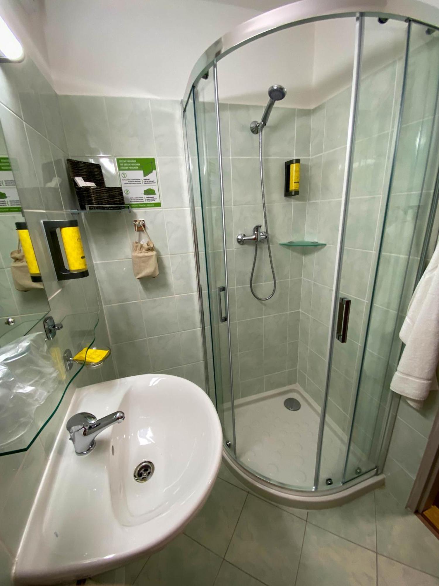 Steelhouse Hotel Trinec Eksteriør bilde