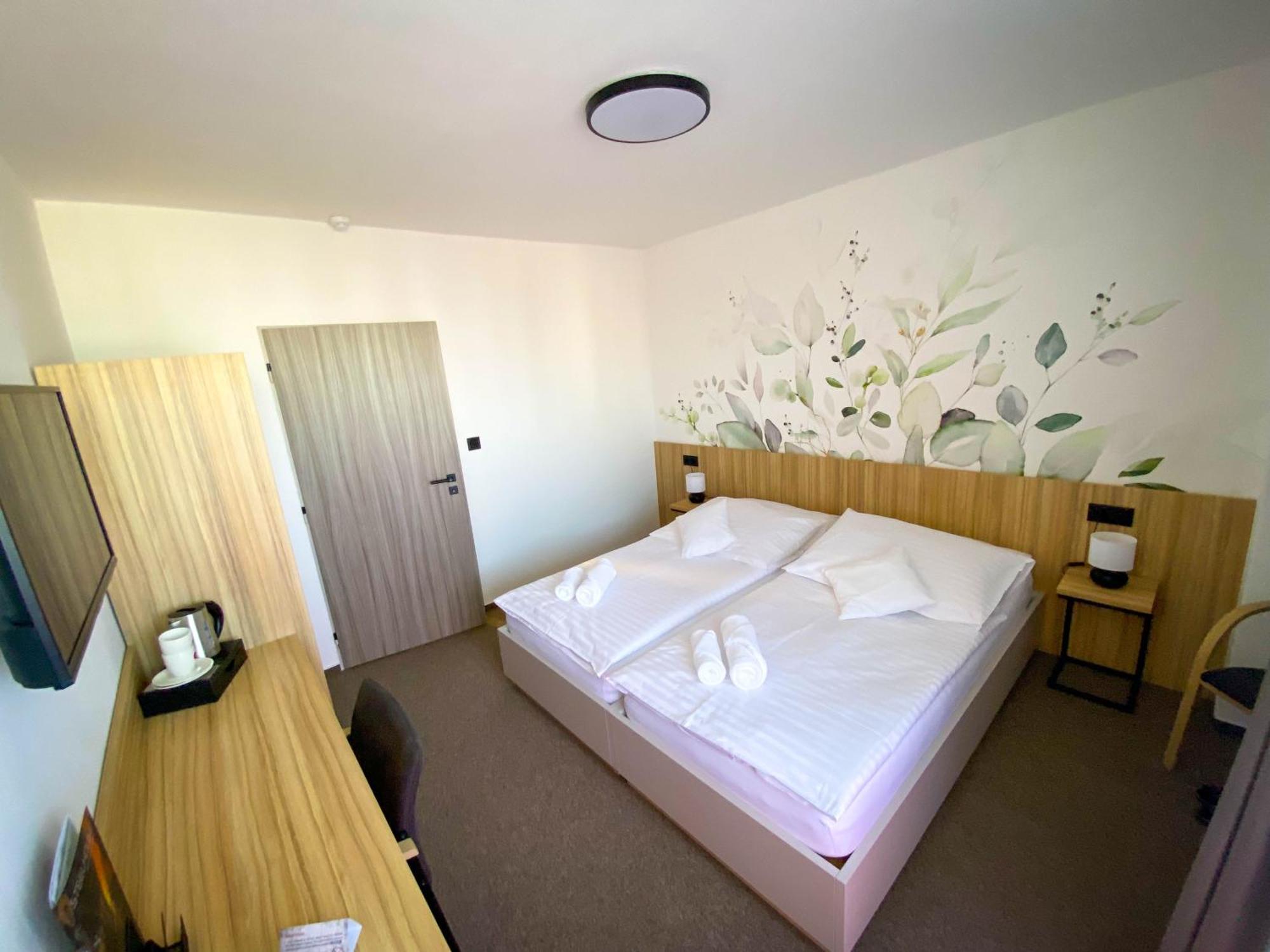 Steelhouse Hotel Trinec Eksteriør bilde